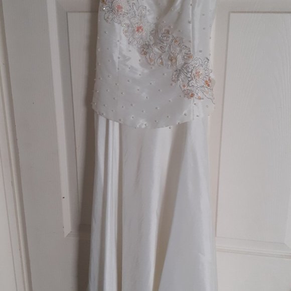 Holt Renfrew White Formal Dress - Picture 4 of 6